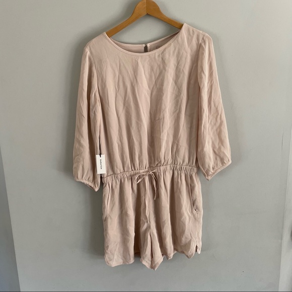Azitzia Babaton Keagan Crepe Romper w/ Tie Waist -NWT Cream Size L - Picture 3 of 16